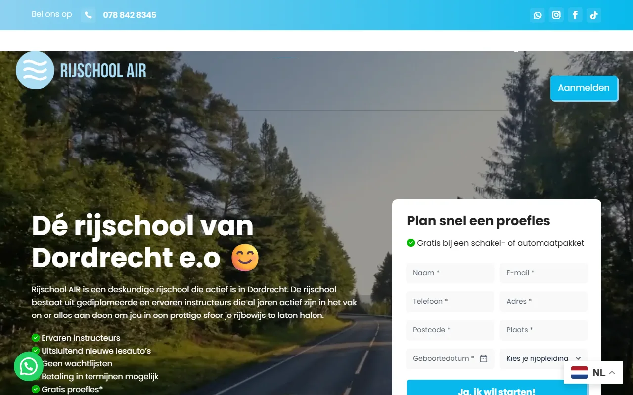 Website van Rijschool AIR op laptop en telefoon